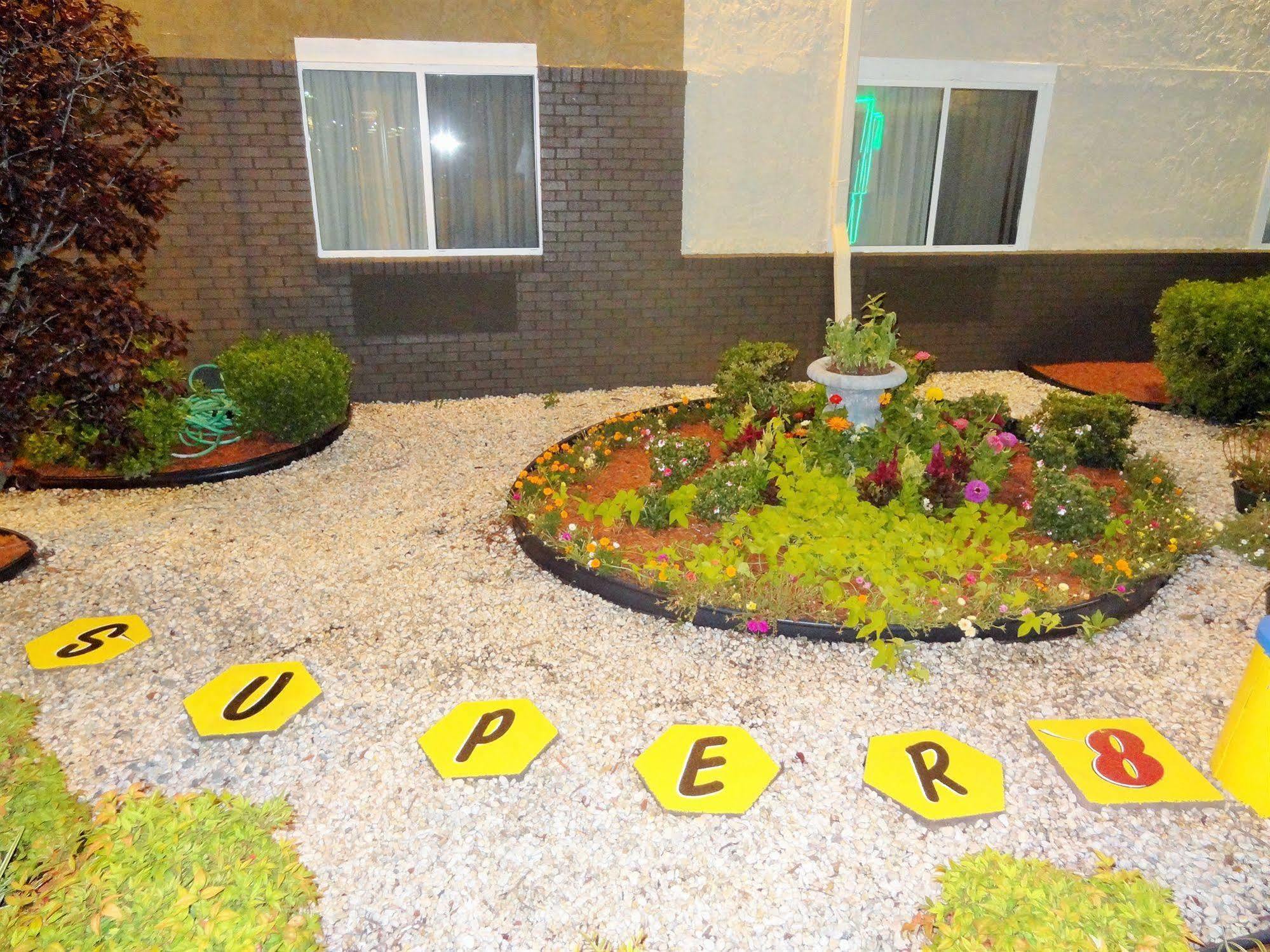 Super 8 By Wyndham South Boston Va Motel Exterior foto