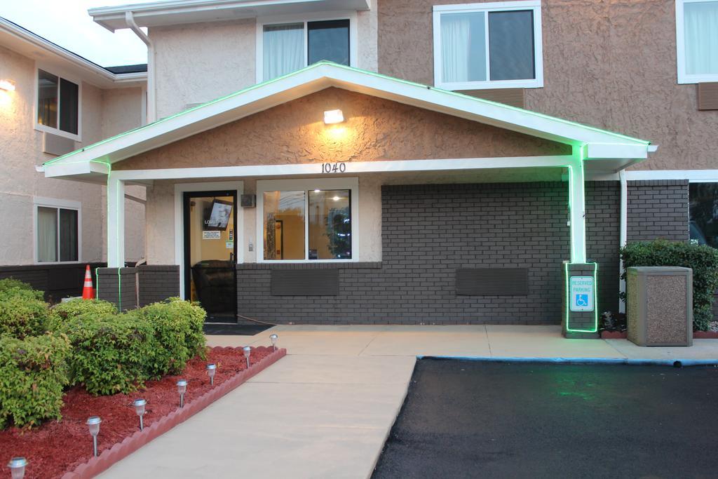 Super 8 By Wyndham South Boston Va Motel Exterior foto